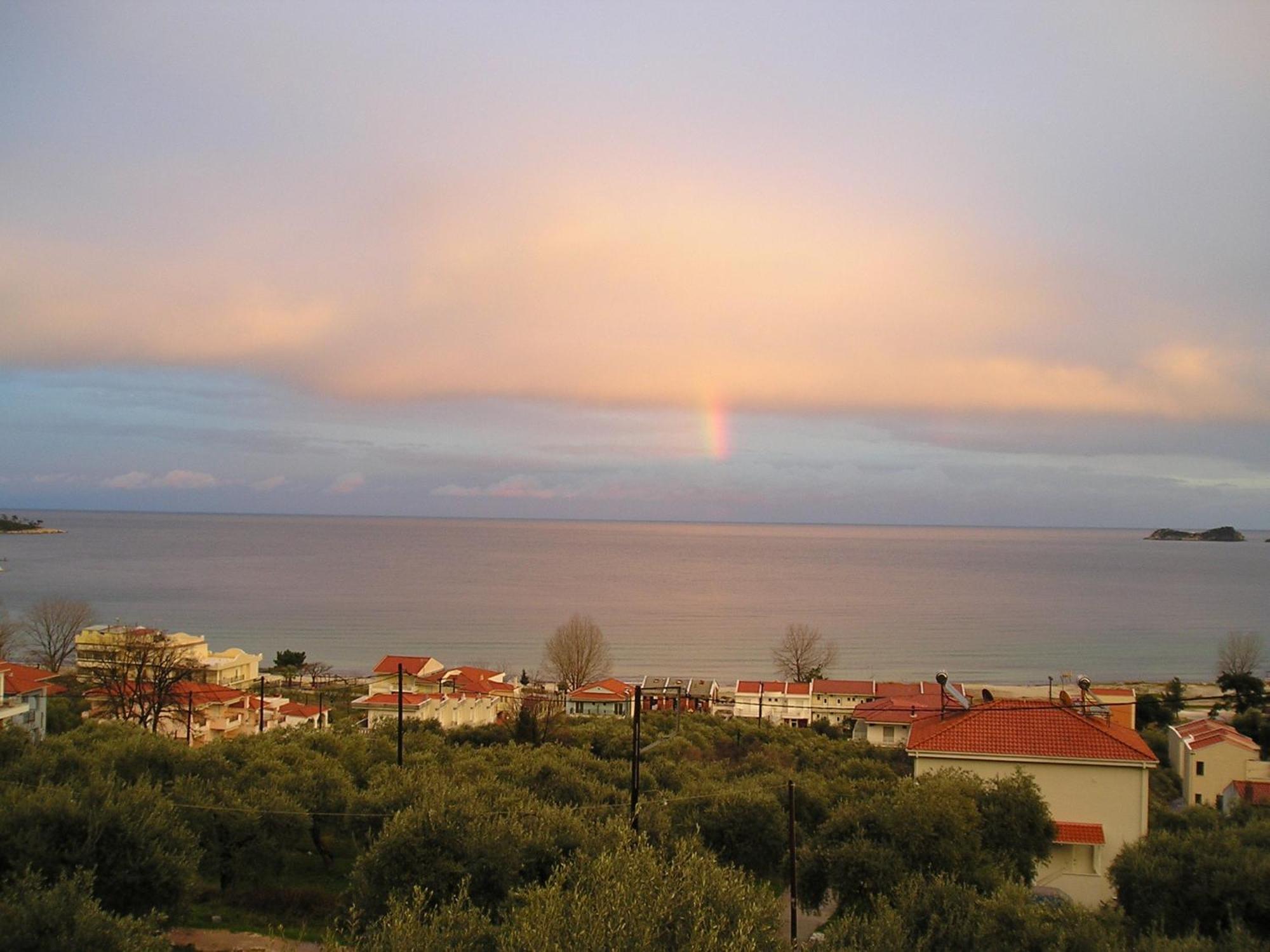 Golden Beach Inn Chrysi Ammoudia ภายนอก รูปภาพ